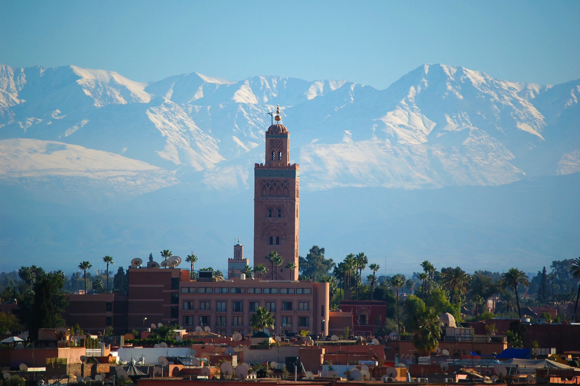 La Koutoubia et l'Atlas enneigé